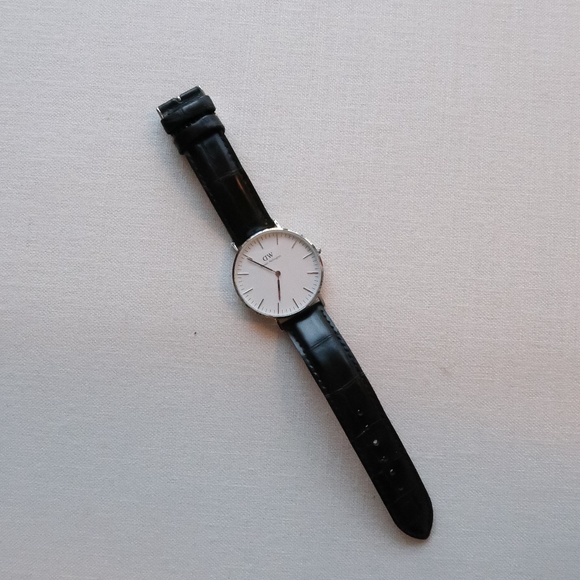 Daniel Wellington Classic Sheffield Watch - Textured black leather band - Picture 1 of 3